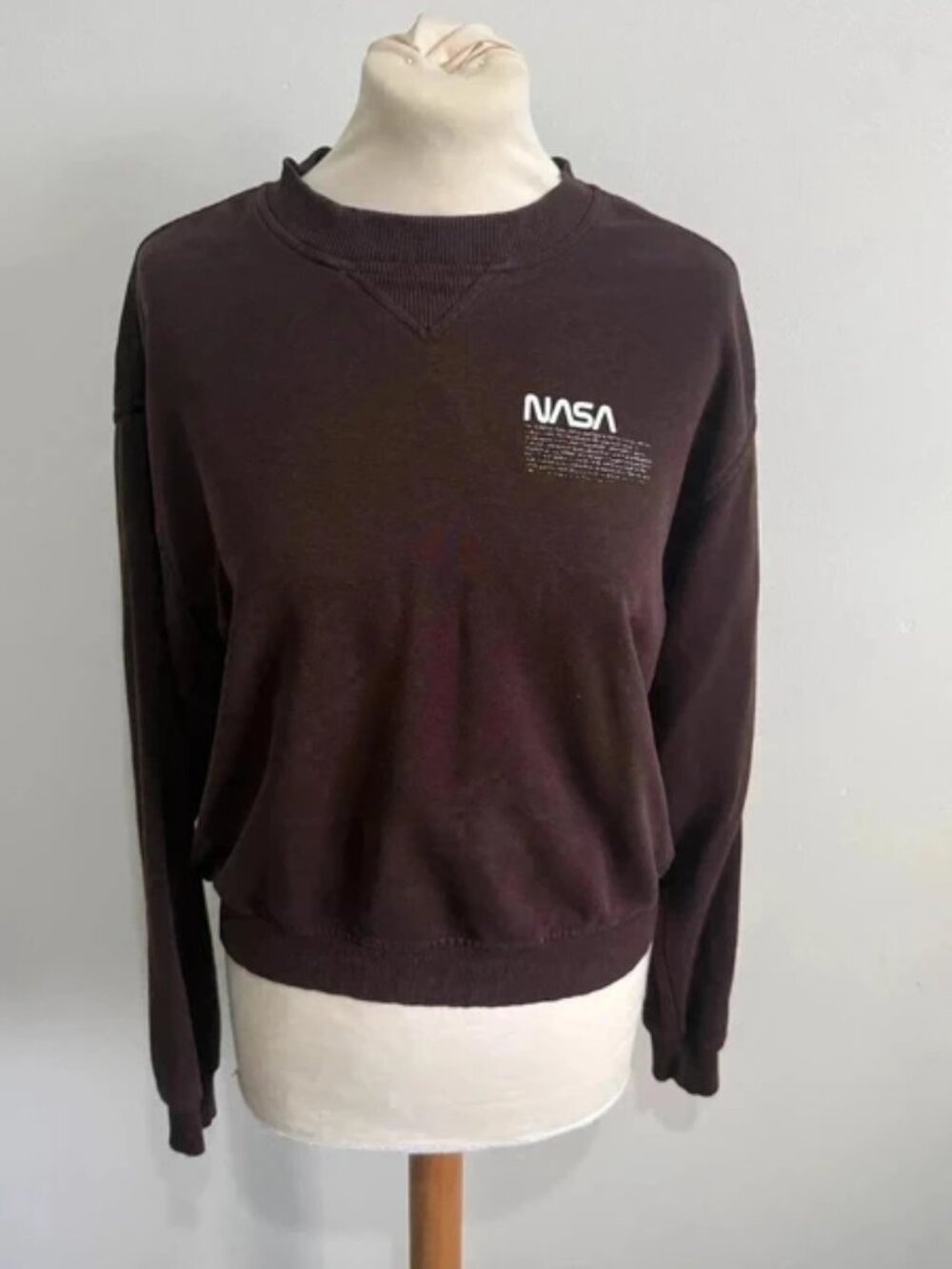 H&M chocolate brown sweater Size S jumper vintage look